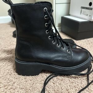 Steve Madden Boots